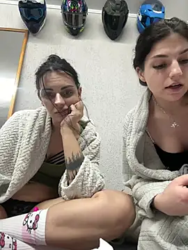 Snapshot of wwwdddccc1 chatting on 04-09-26, 06:58 wwwdddccc1 online show from 04-09-26, 06:58