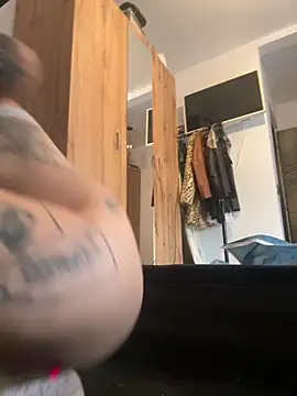 Snapshot of wwwdddccc1 chatting on 03-23-26, 10:04 wwwdddccc1 online show from 03-23-26, 10:04