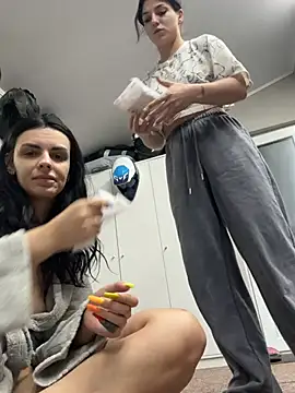 Snapshot of wwwdddccc1 chatting on 04-12-26, 05:49 wwwdddccc1 online show from 04-12-26, 05:49