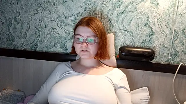 Snapshot of Nessa_Vessa chatting on 10-25-25, 02:28 Nessa Vessa online show from 10-25-25, 02:28