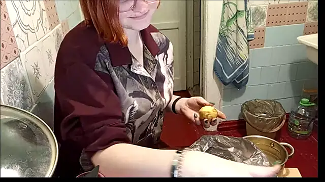 Snapshot of Nessa_Vessa chatting on 10-22-25, 03:11 Nessa Vessa online show from 10-22-25, 03:11