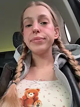 kira mia online show from 04-22-26, 04:03