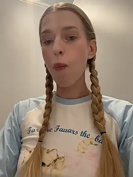 kira mia online show from 03-26-26, 04:27