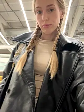 kira mia online show from 12-16-25, 03:38