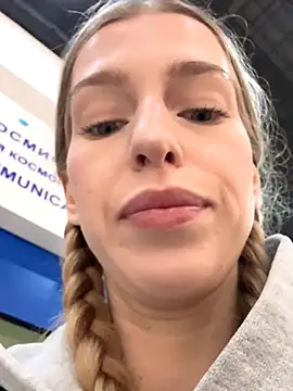 kira mia online show from 12-04-25, 03:22