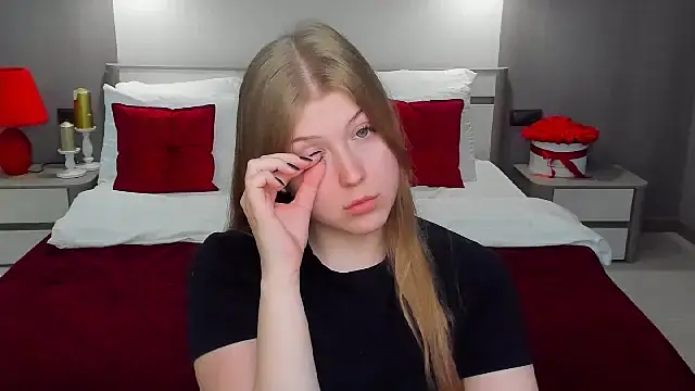 Stella Light online show from 04-13-26, 06:06