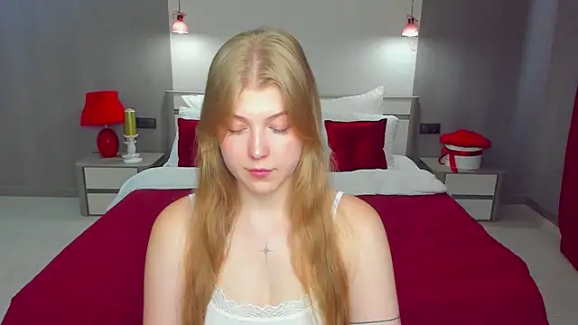 Stella Light online show from 07-13-26, 05:51