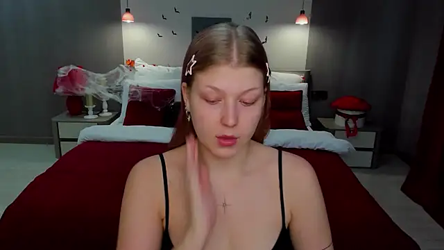 Stella Light online show from 10-31-25, 04:20