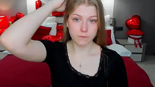 Snapshot of Stella_Light chatting on 02-19-26, 11:29 Stella Light online show from 02-19-26, 11:29