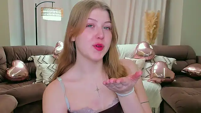 Snapshot of Stella_Light chatting on 02-18-26, 04:21 Stella Light online show from 02-18-26, 04:21