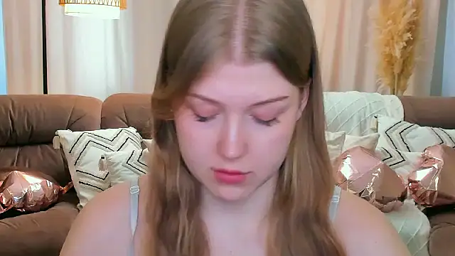 Snapshot of Stella_Light chatting on 02-10-26, 12:04 Stella Light online show from 02-10-26, 12:04