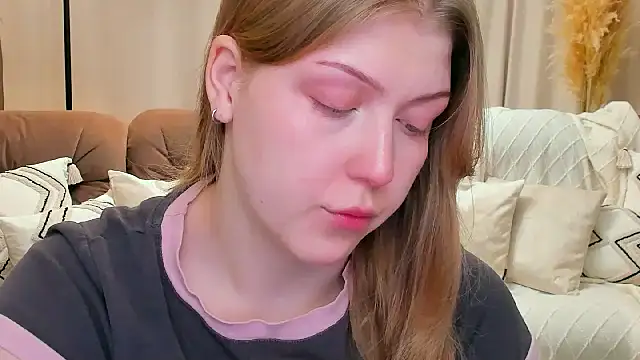 Stella Light online show from 12-20-25, 04:15