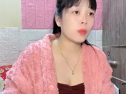 Butterfly kee online show from 11-18-25, 02:53