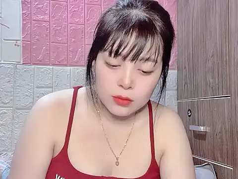 Butterfly kee online show from 12-22-25, 01:55