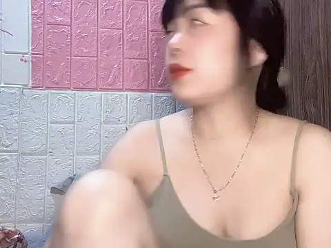 Butterfly kee online show from 12-18-25, 02:32