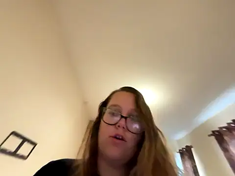 Scarletcum22 online show from 10-28-25, 08:46