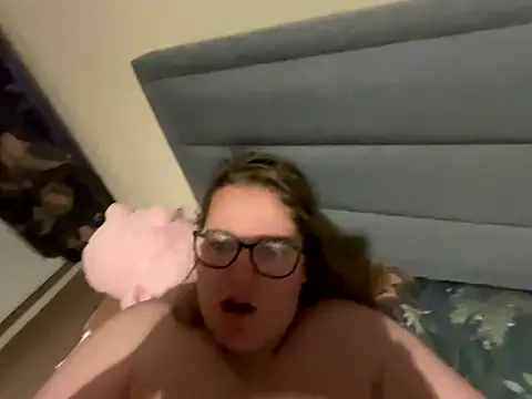 Scarletcum22 online show from 11-18-25, 07:11