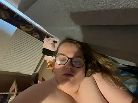 Scarletcum22 online show from 11-15-25, 09:13