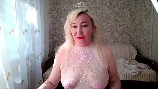LadyKriss online show from 06-25-26, 04:10