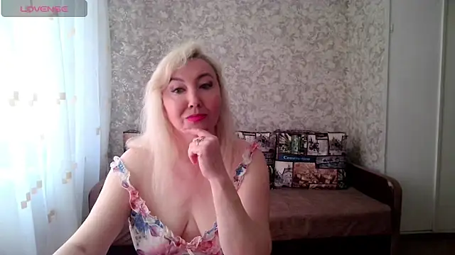 LadyKriss online show from 04-02-26, 06:09