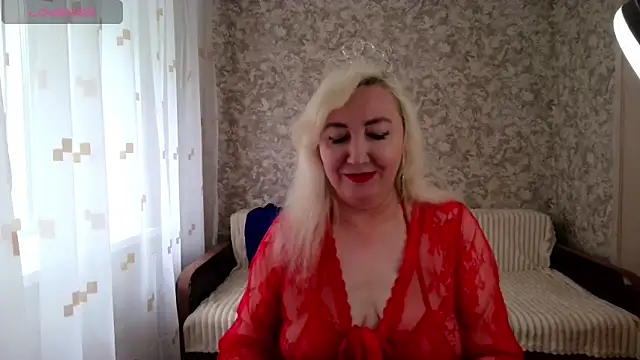 LadyKriss online show from 06-12-26, 03:48