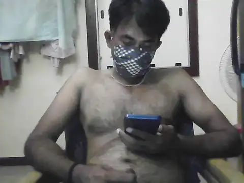 Snapshot of HeatableRevan chatting on 06-19-26, 06:14 HeatableRevan online show from 06-19-26, 06:14