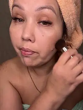 Love  Mom online show from 11-08-25, 04:32