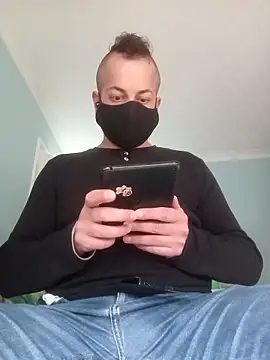 Imyourguy2025 online show from 10-30-25, 01:20