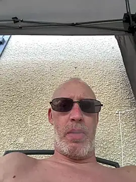 Snapshot of Cedric7653 chatting on 06-25-26, 05:40 Cedric7653 online show from 06-25-26, 05:40