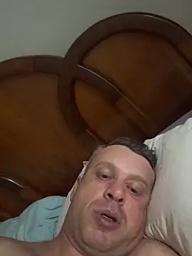 Snapshot of wellingtonmds chatting on 03-14-26, 01:22 wellingtonmds online show from 03-14-26, 01:22