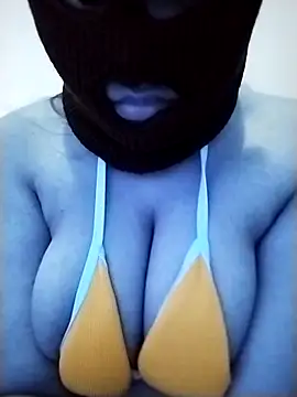 Snapshot of Maaya_devsree chatting on 10-21-25, 10:25 Maaya devsree online show from 10-21-25, 10:25