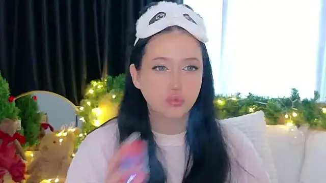 Felicia Herceg online show from 12-13-25, 11:33