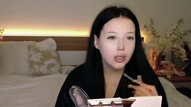 Felicia Herceg online show from 10-24-25, 05:56