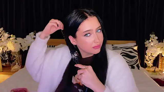 Felicia Herceg online show from 11-28-25, 12:55