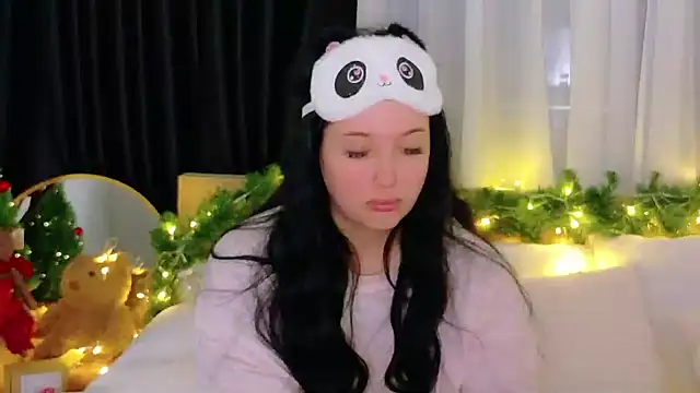 Felicia Herceg online show from 12-14-25, 05:29