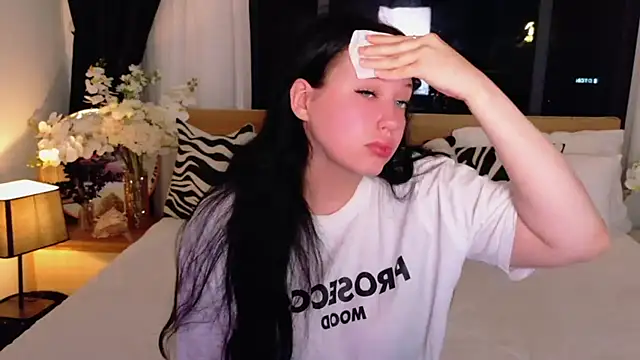 Felicia Herceg online show from 11-15-25, 07:40