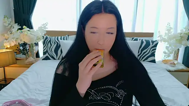 Felicia Herceg online show from 11-20-25, 06:47