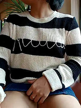 Mina-02 online show from 10-31-25, 06:43