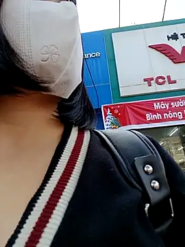 Mina-02 online show from 12-18-25, 07:57