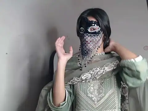 Hottie hania online show from 02-04-26, 05:30