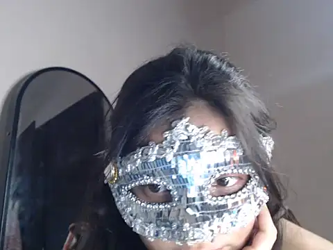 Hottie hania online show from 12-13-25, 08:04