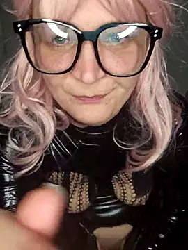 LunaXshade online show from 10-28-25, 12:59