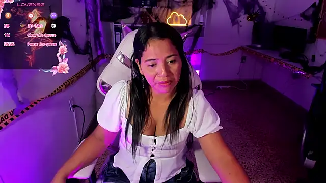 Dulce Stones online show from 10-19-25, 05:26