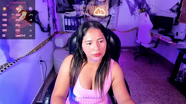 Dulce Stones online show from 10-20-25, 06:19
