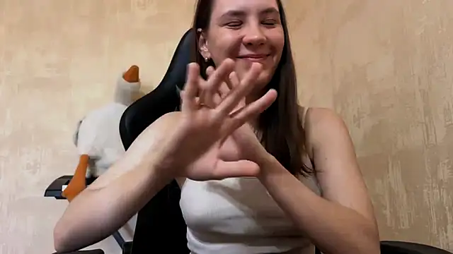 Snapshot of foxyjeny chatting on 10-21-25, 07:08 foxyjeny online show from 10-21-25, 07:08