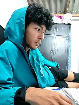 LyliaWood online show from 11-04-25, 01:09