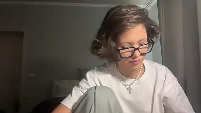 Snapshot of LeandraCasali chatting on 10-20-25, 01:11 LeandraCasali online show from 10-20-25, 01:11