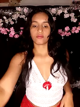 Snapshot of florstone chatting on 10-22-25, 05:18 florstone online show from 10-22-25, 05:18