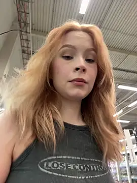 Snapshot of Eliiizaaa chatting on 11-17-25, 09:52 Eliiizaaa online show from 11-17-25, 09:52