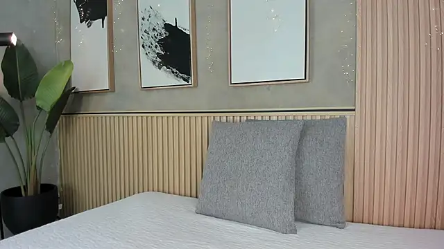 Lily Vale online show from 01-12-26, 07:31